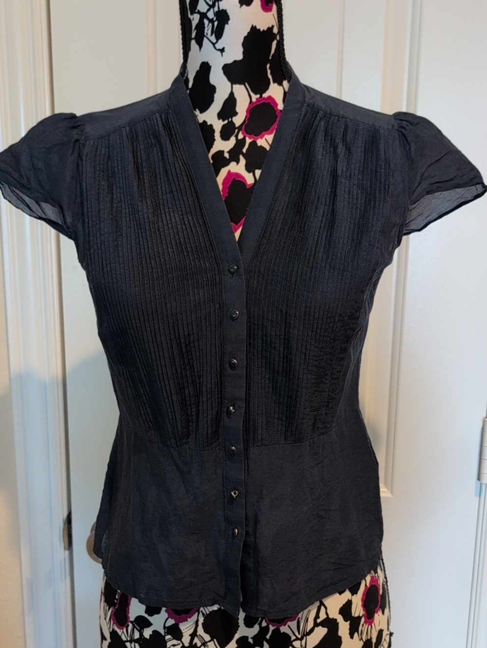 Banana Republic Navy Blue Silk Blend Short-Sleeve Button-Up Blouse Suze XS
